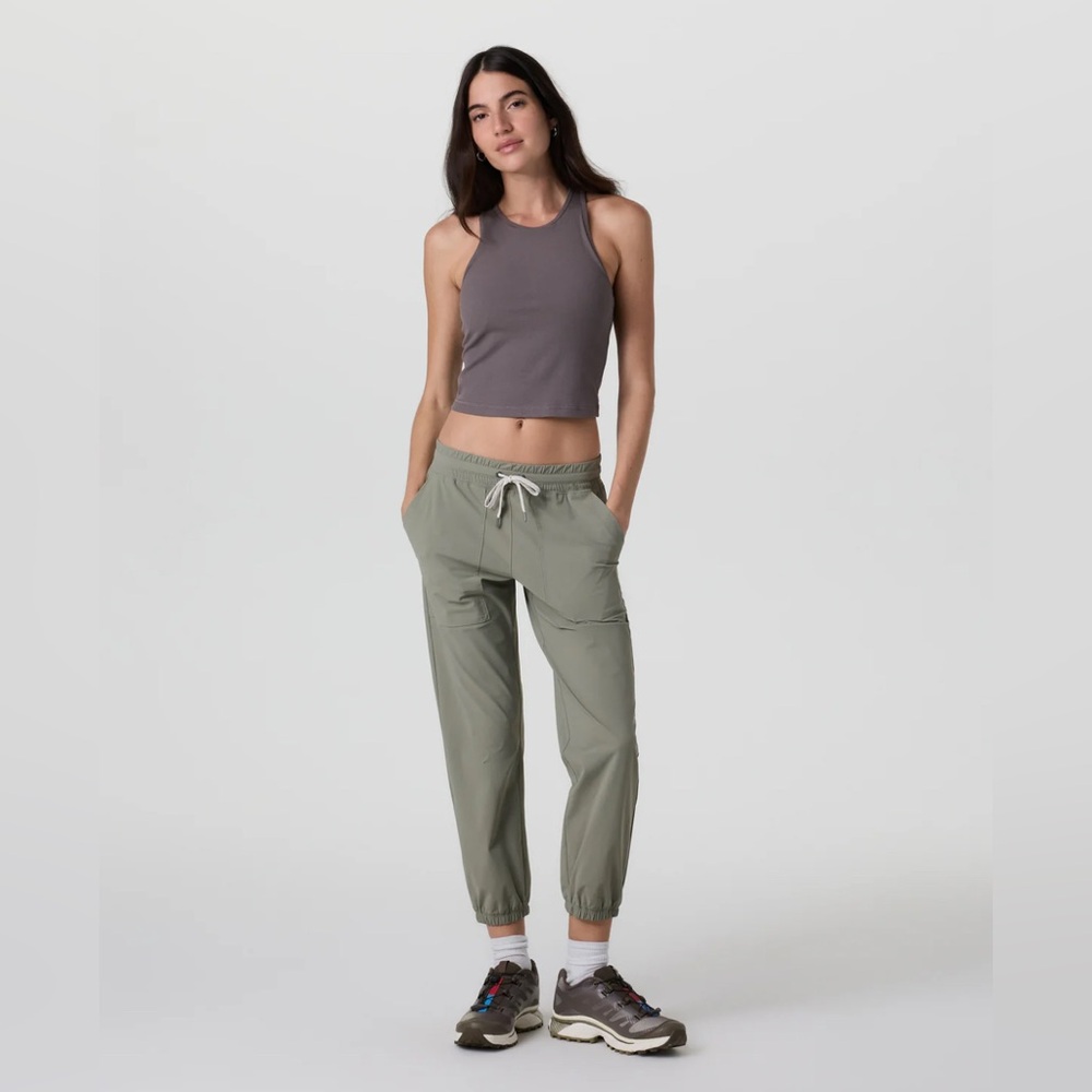 SOLD vuori Miles Jogger in Green Size Large